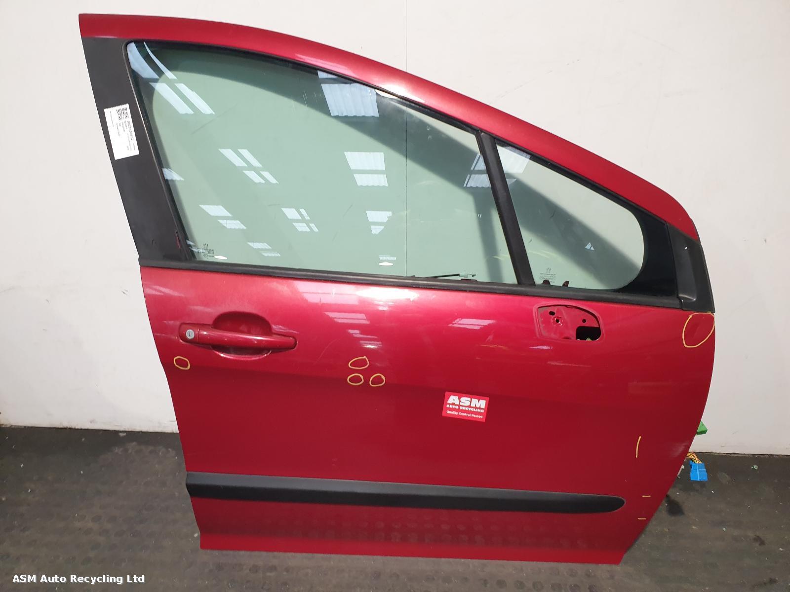 View Auto part R Front Door Peugeot 308 2010