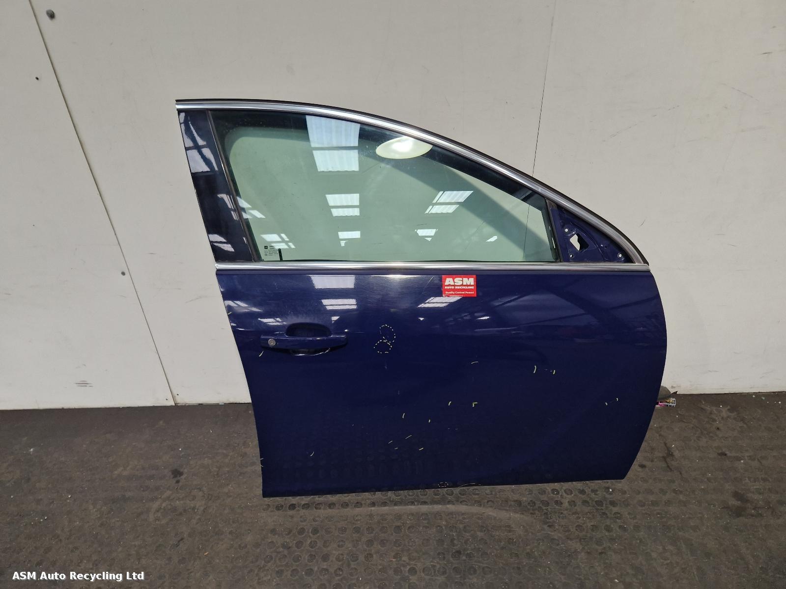 View Auto part R Front Door Vauxhall Insignia 2013