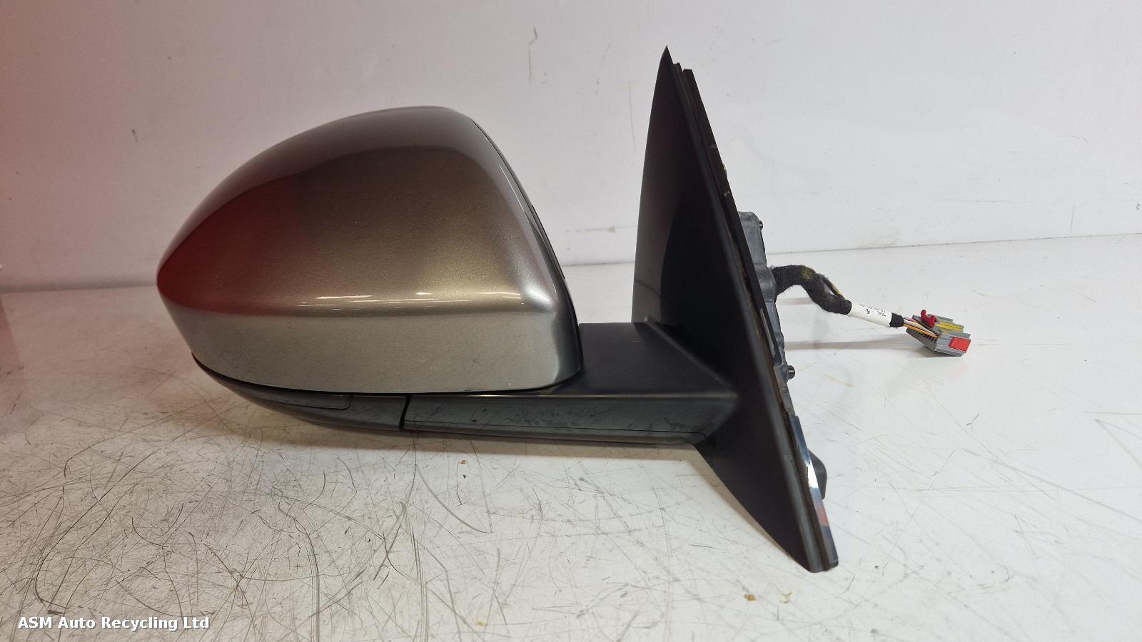 View Auto part R Door Mirror Jaguar E Pace 2018