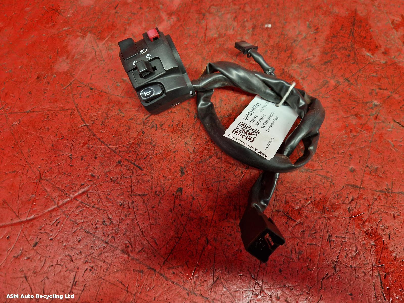 View Auto part LH Switch Gear Kawasaki Kle 650 Versys 2020