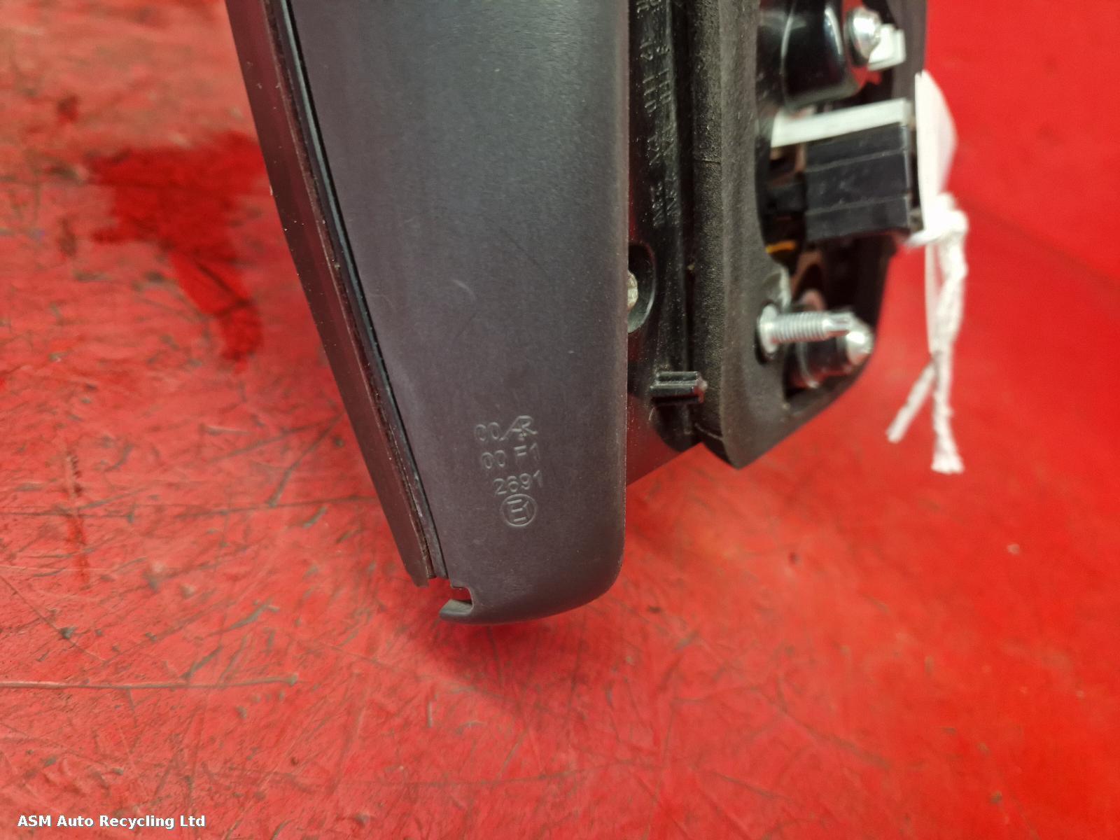 View Auto part R Taillight Volkswagen Golf 2010