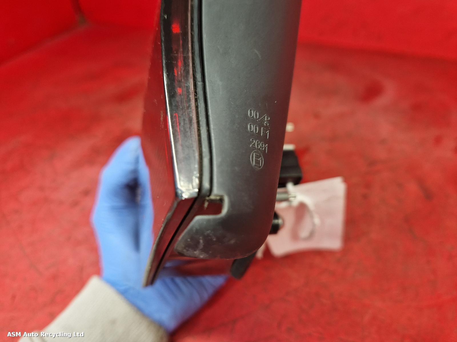 View Auto part R Taillight Volkswagen Golf 2010
