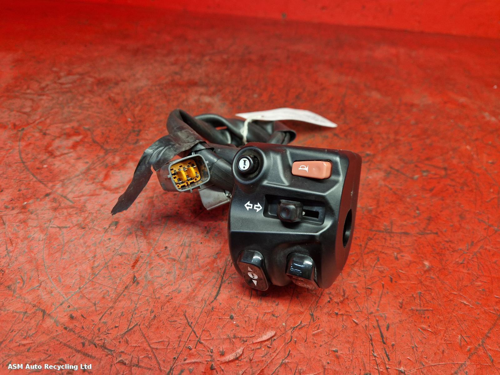 View Auto part LH Switch Gear Triumph Tiger 800 2015