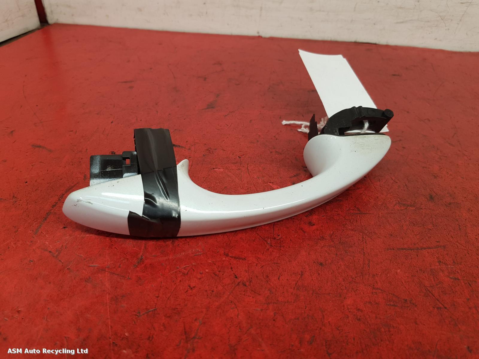 View Auto part Door Handle Skoda Karoq 2023