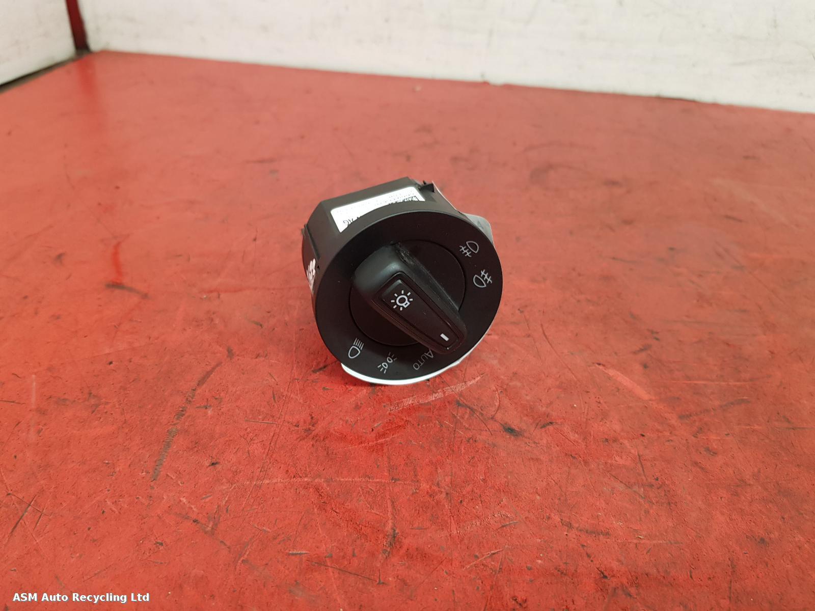 View Auto part Headlight Switch Skoda Karoq 2023