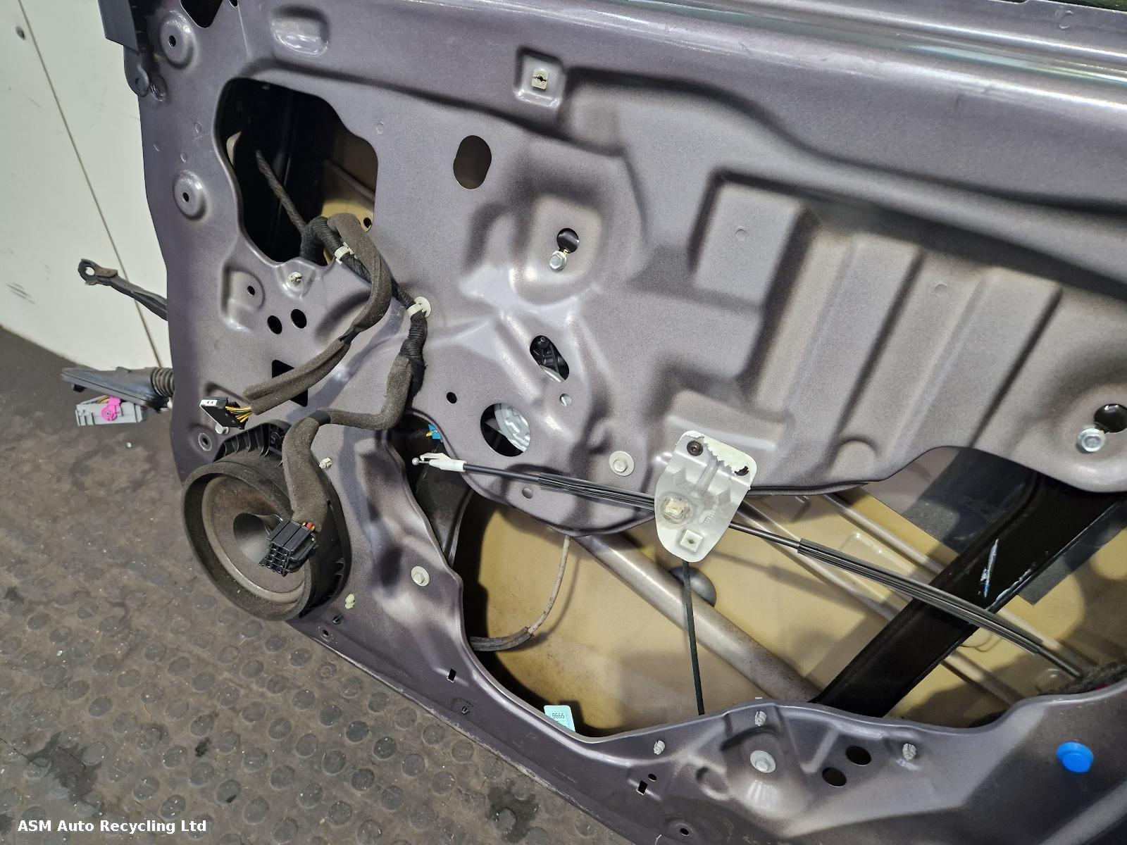 View Auto part R Front Door Chevrolet Orlando 2012