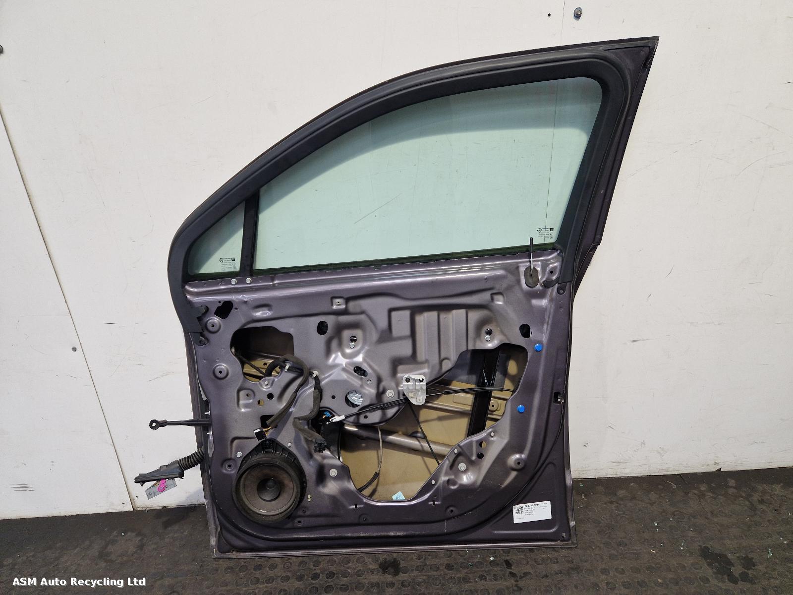 View Auto part R Front Door Chevrolet Orlando 2012