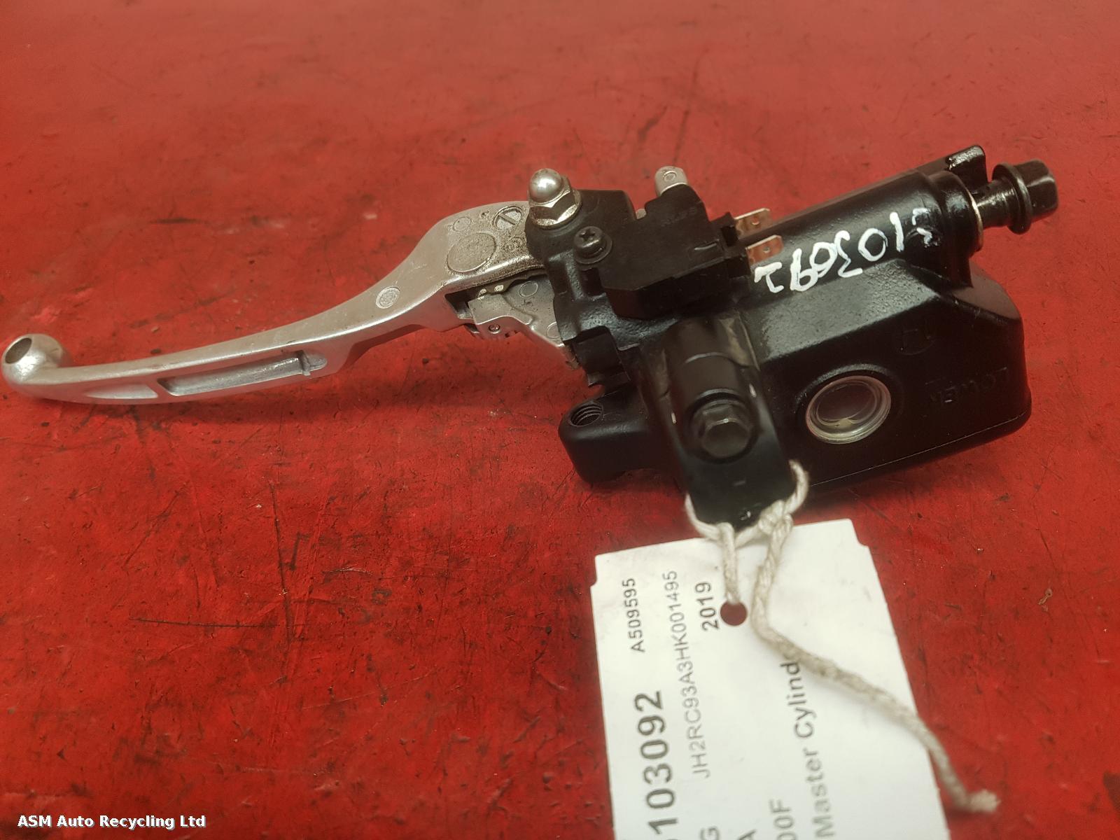 View Auto part Master Cylinder Honda Vfr 800f 2019