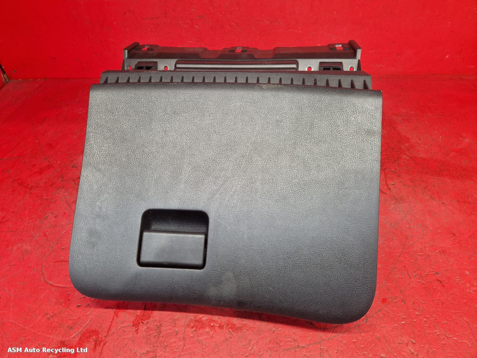View Auto part Glove Box Nissan Juke 2012