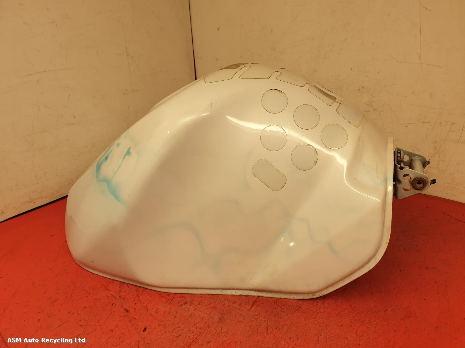 View Auto part Fuel Tank Suzuki Gsx R1000 2003