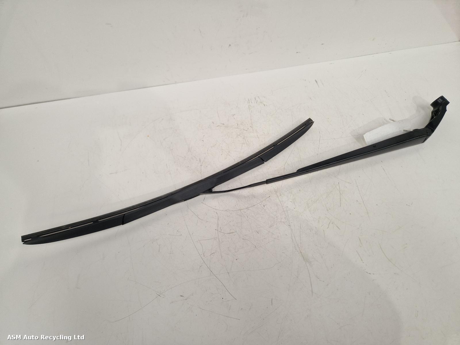 View Auto part Wiper Arm Toyota Yaris 2024