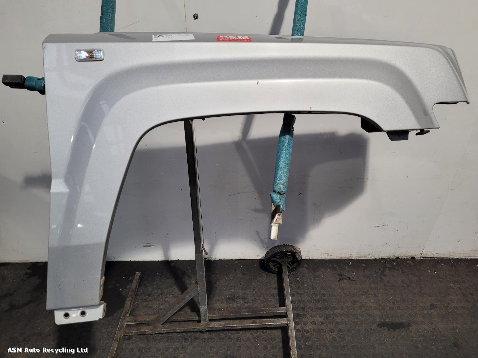 View Auto part R Wing Jeep Patriot 2009