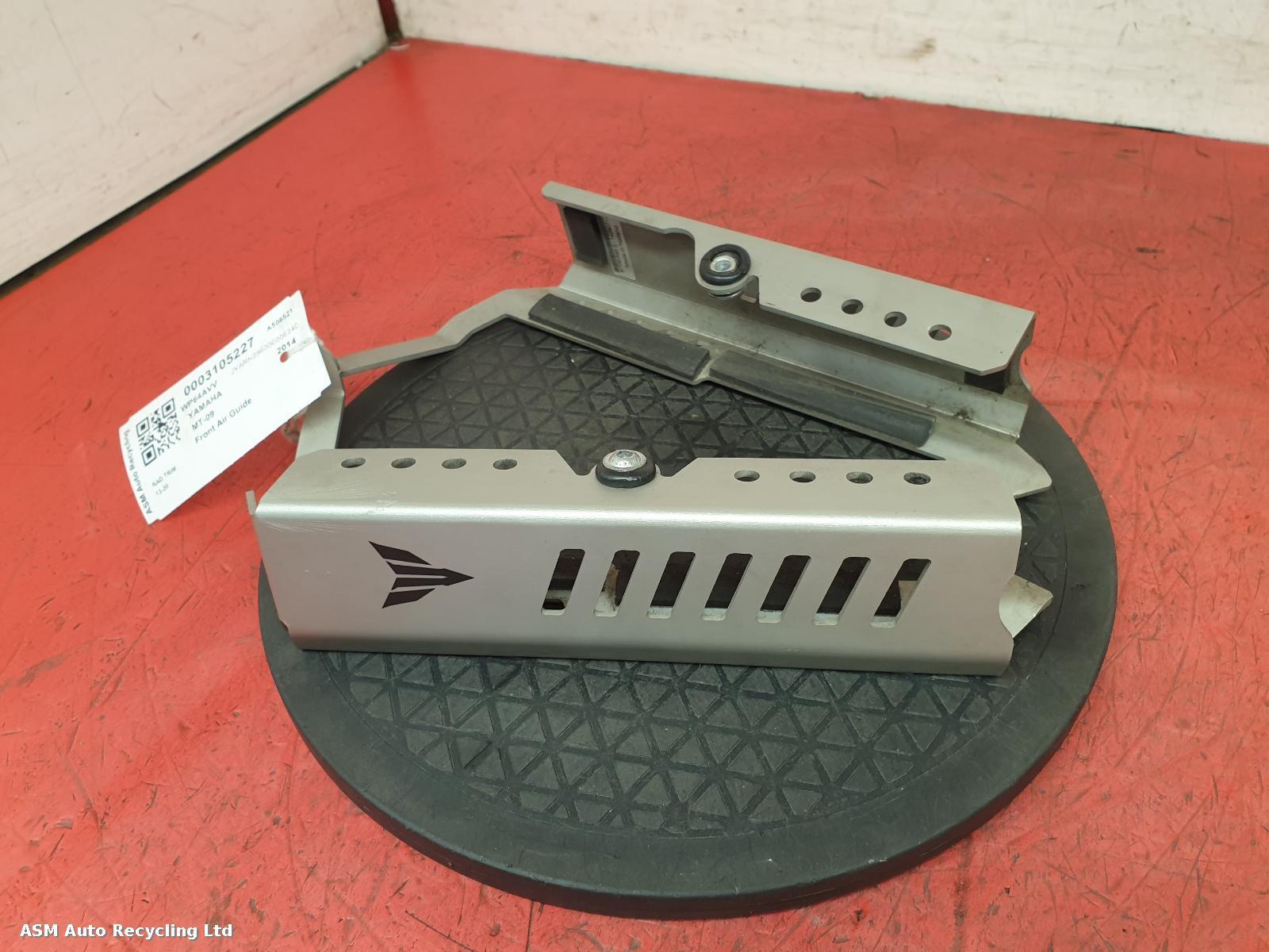 View Auto part FRONT AIR GUIDE Yamaha Mt-09 2014