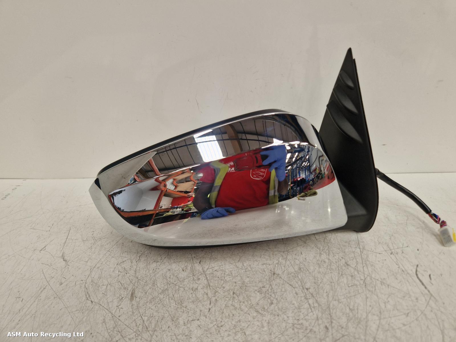 View Auto part R Door Mirror Toyota Hilux 2023