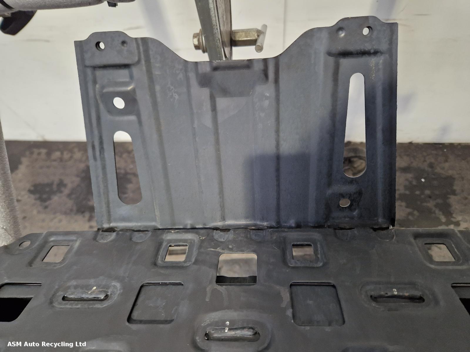 View Auto part Rear Bumper Toyota Hilux 2023