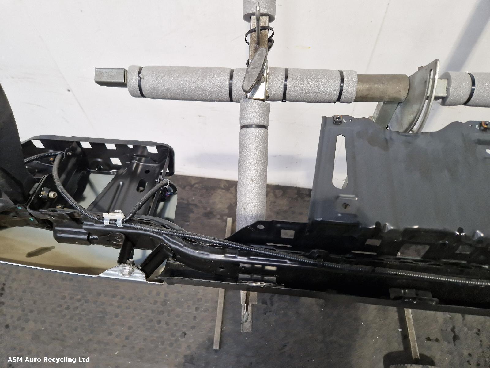 View Auto part Rear Bumper Toyota Hilux 2023