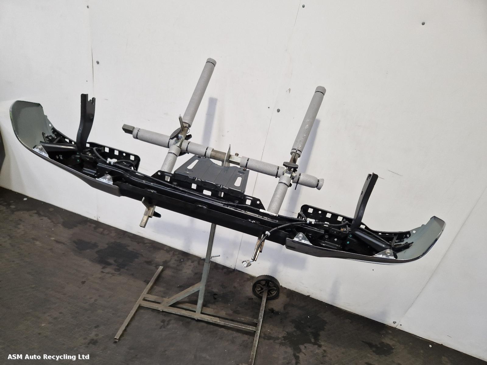 View Auto part Rear Bumper Toyota Hilux 2023