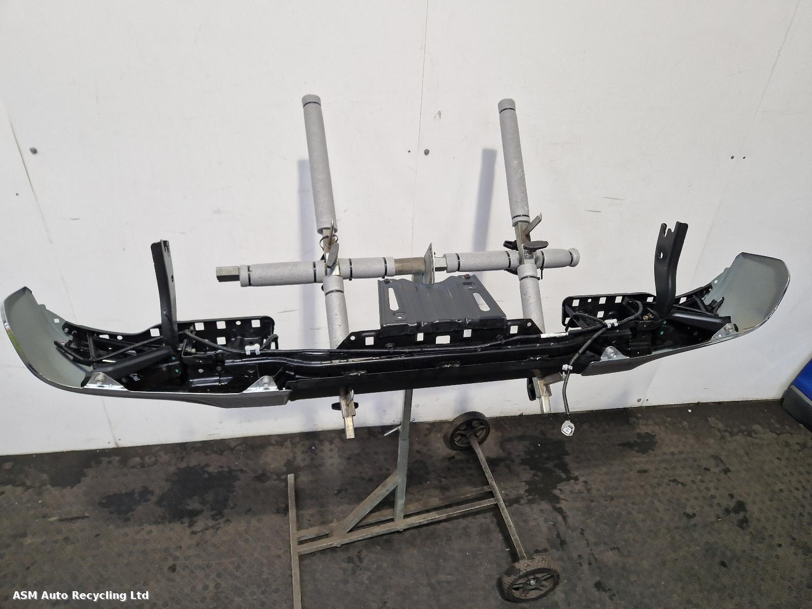 View Auto part Rear Bumper Toyota Hilux 2023