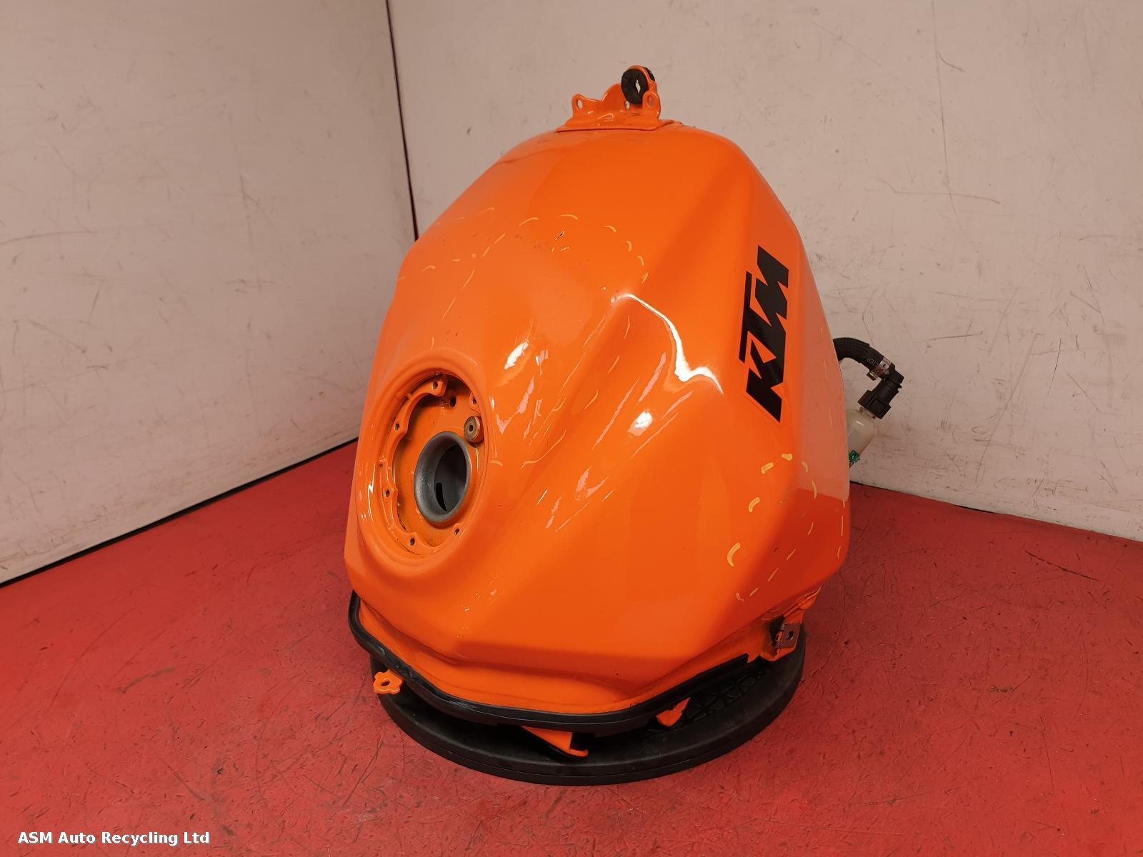 View Auto part Fuel Tank Ktm Rc 125 2023