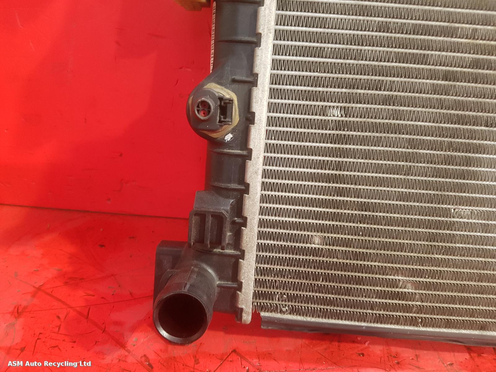 View Auto part Radiator Audi A1 2011