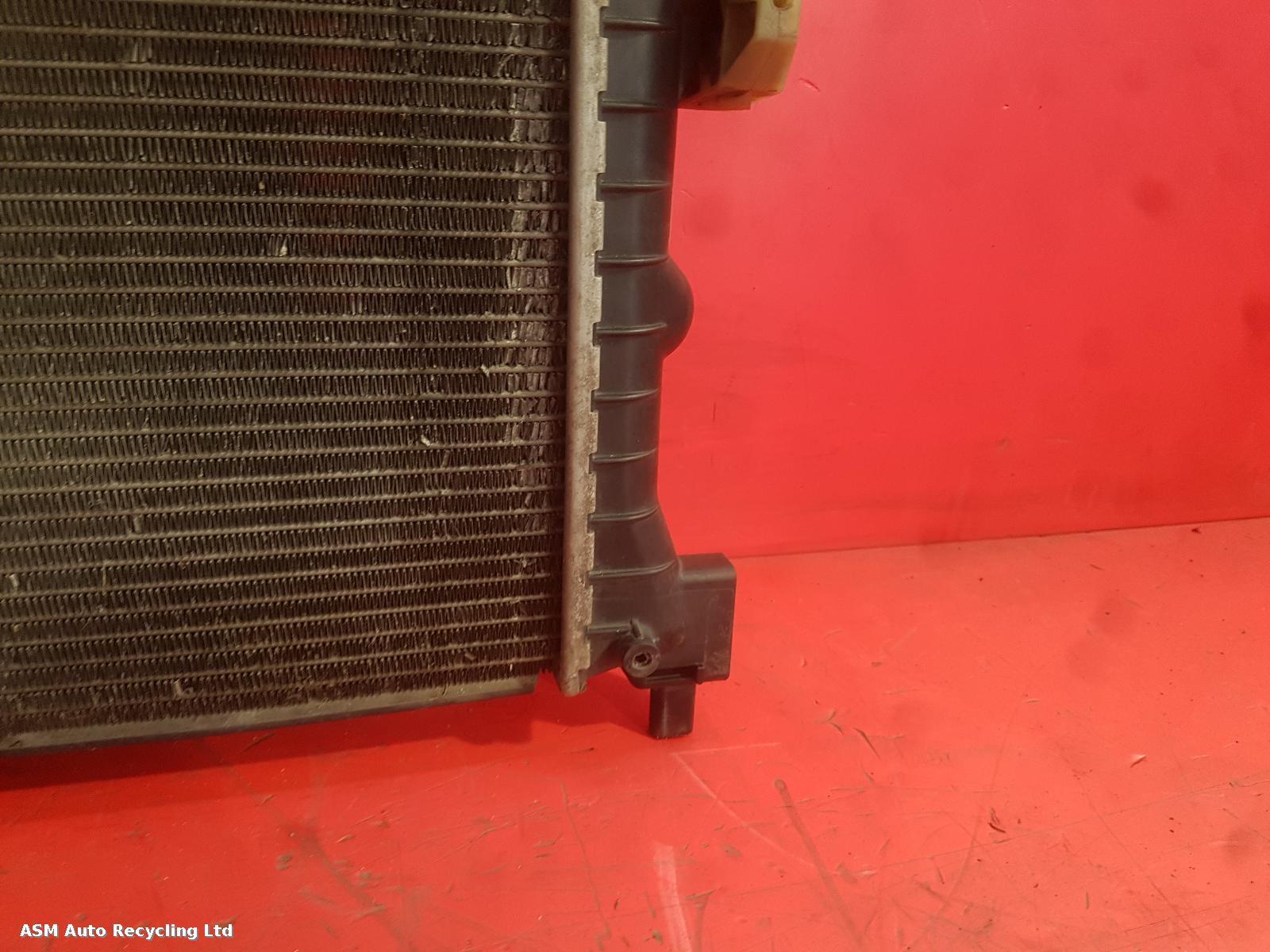 View Auto part Radiator Audi A1 2011