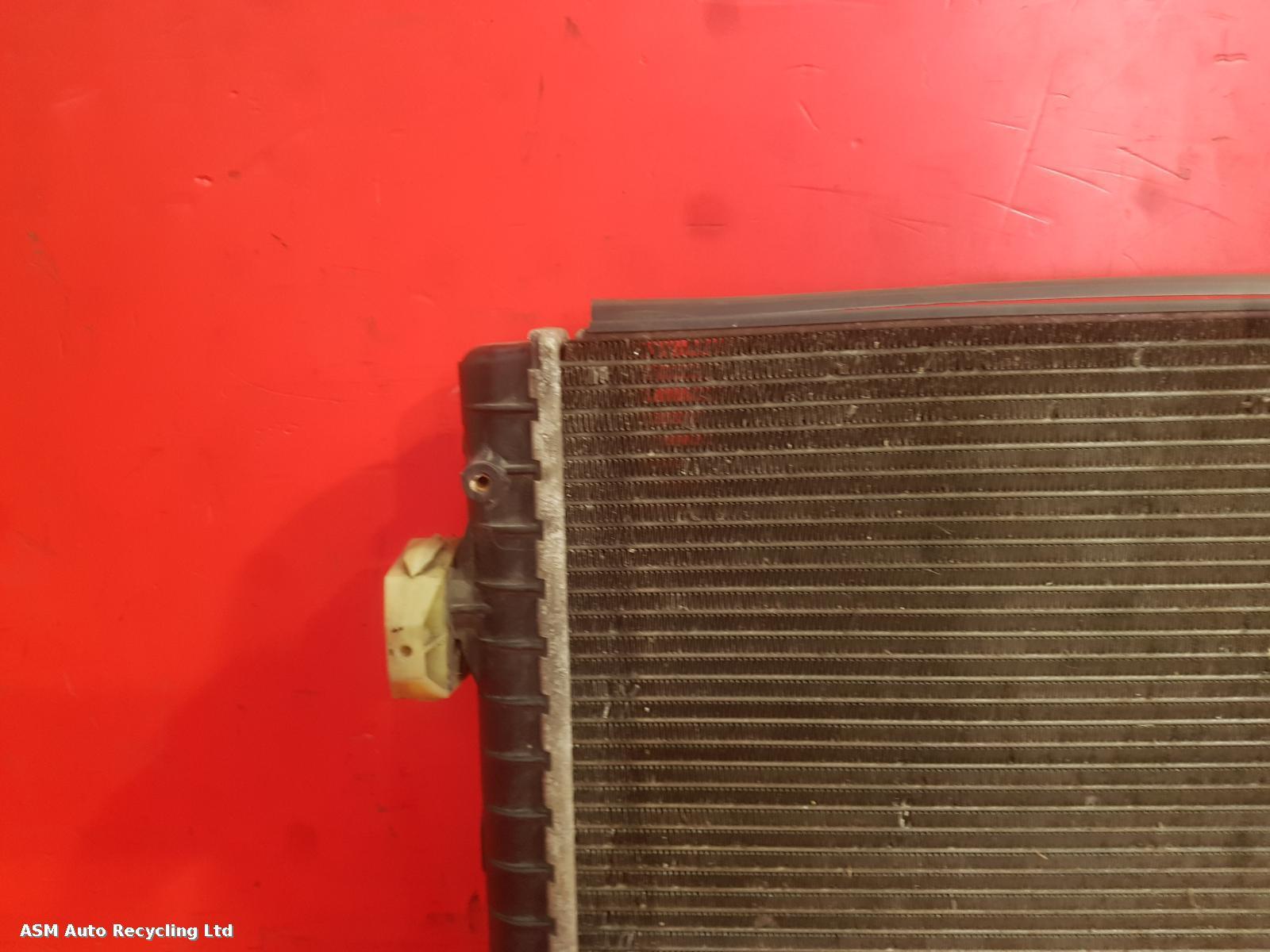 View Auto part Radiator Audi A1 2011