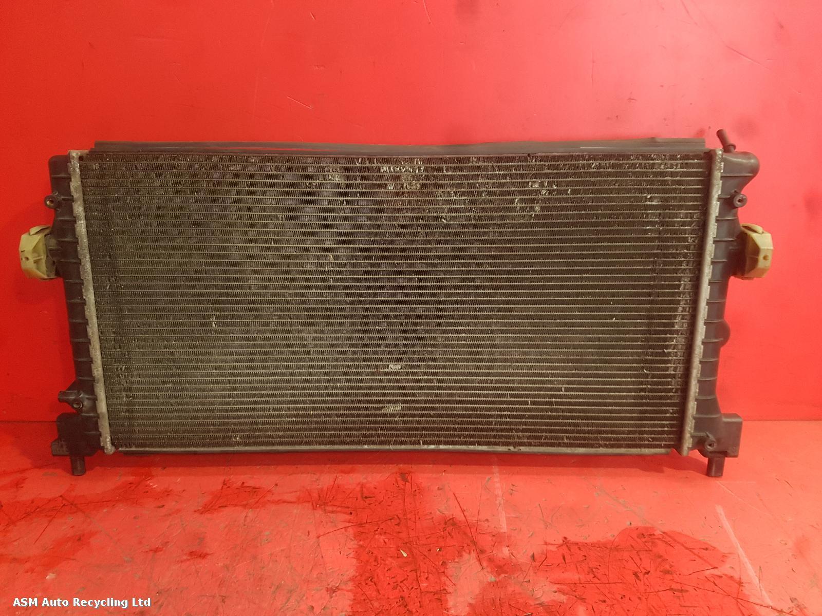 View Auto part Radiator Audi A1 2011