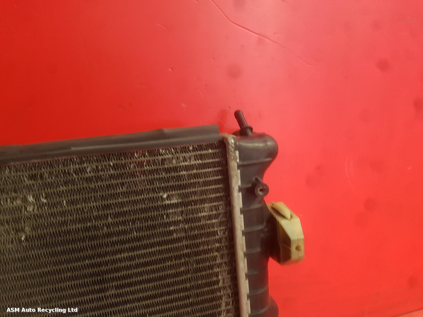 View Auto part Radiator Audi A1 2011