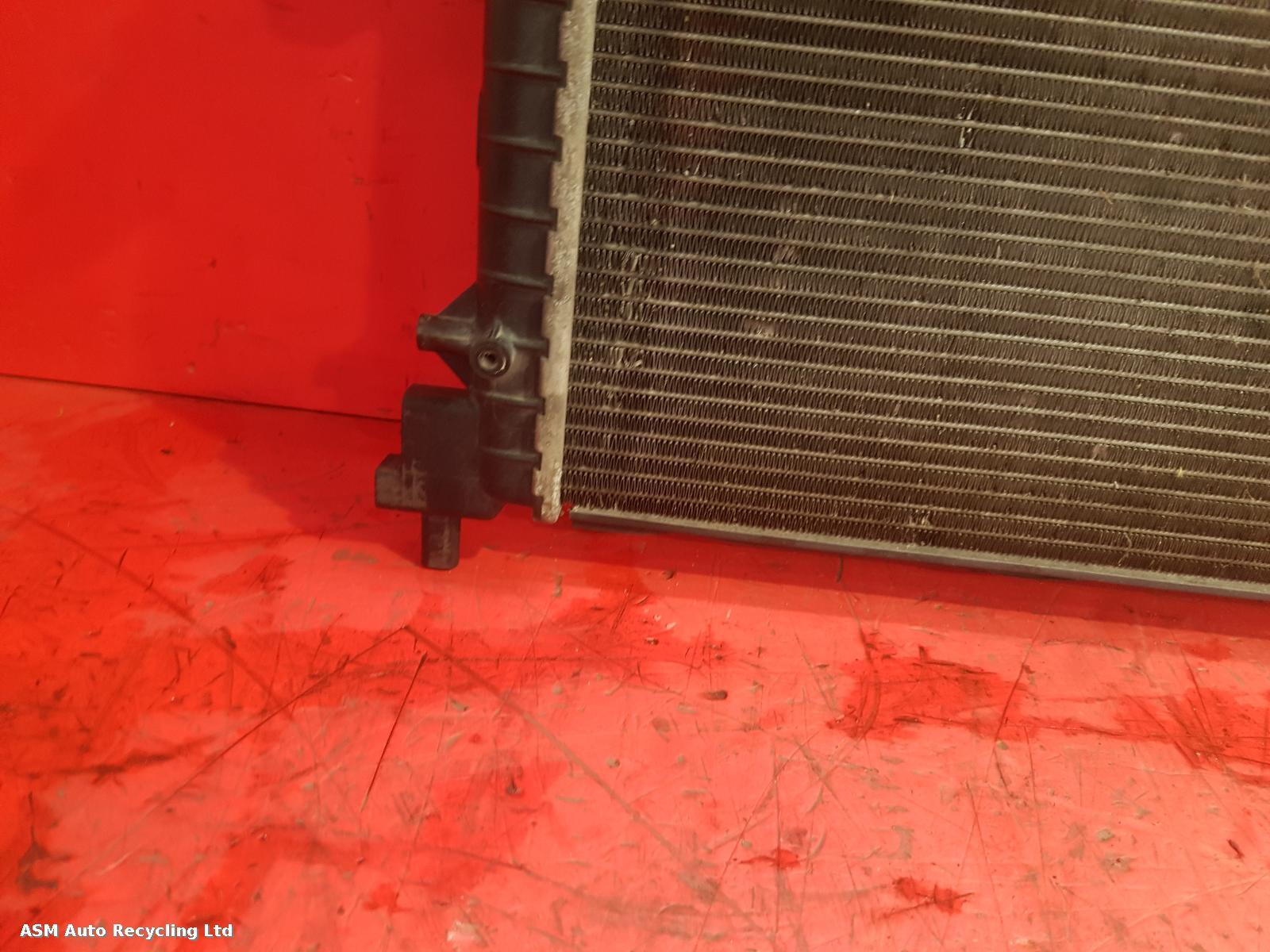 View Auto part Radiator Audi A1 2011