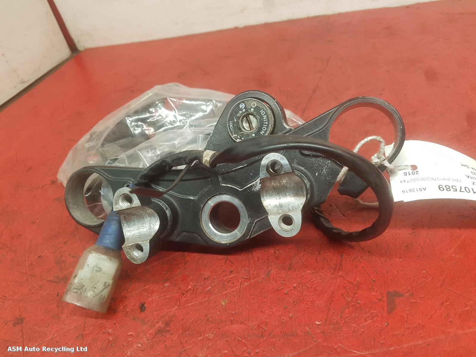 View Auto part Comp.Lock Set + Keys Yamaha Mt-03 2016