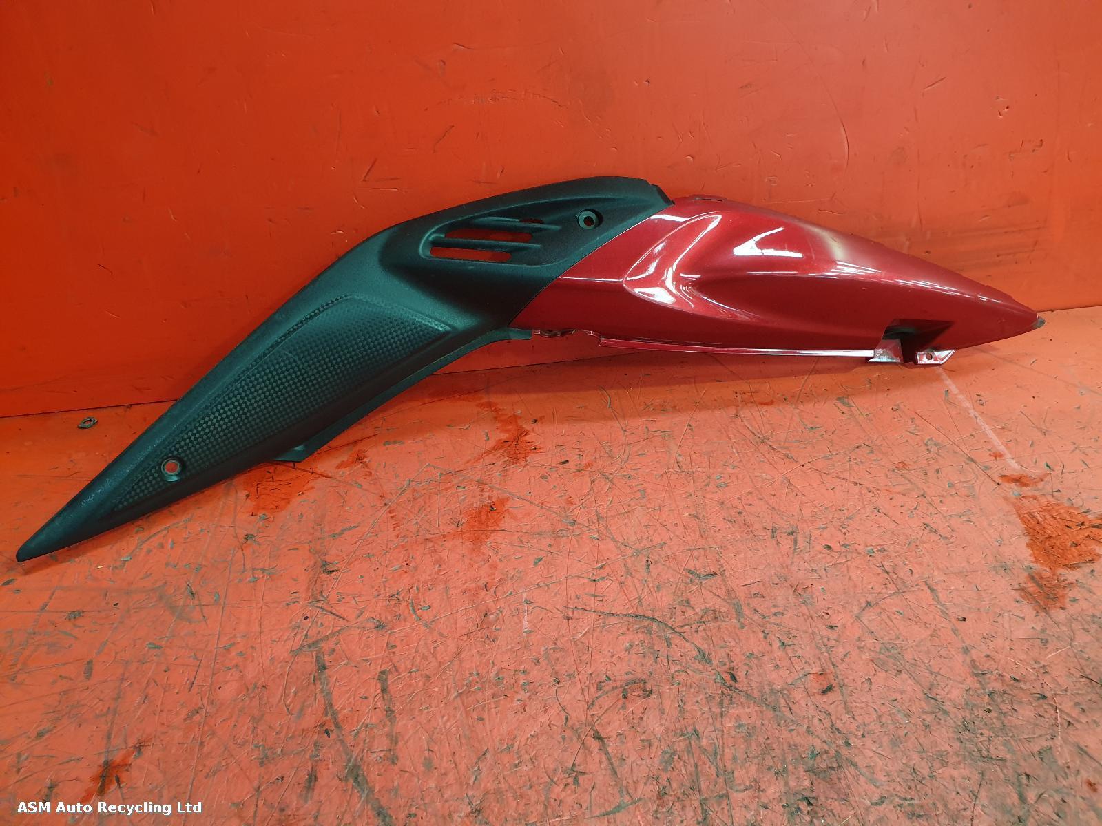 View Auto part Seat Cowl Suzuki Dl 650 V-strom 2014