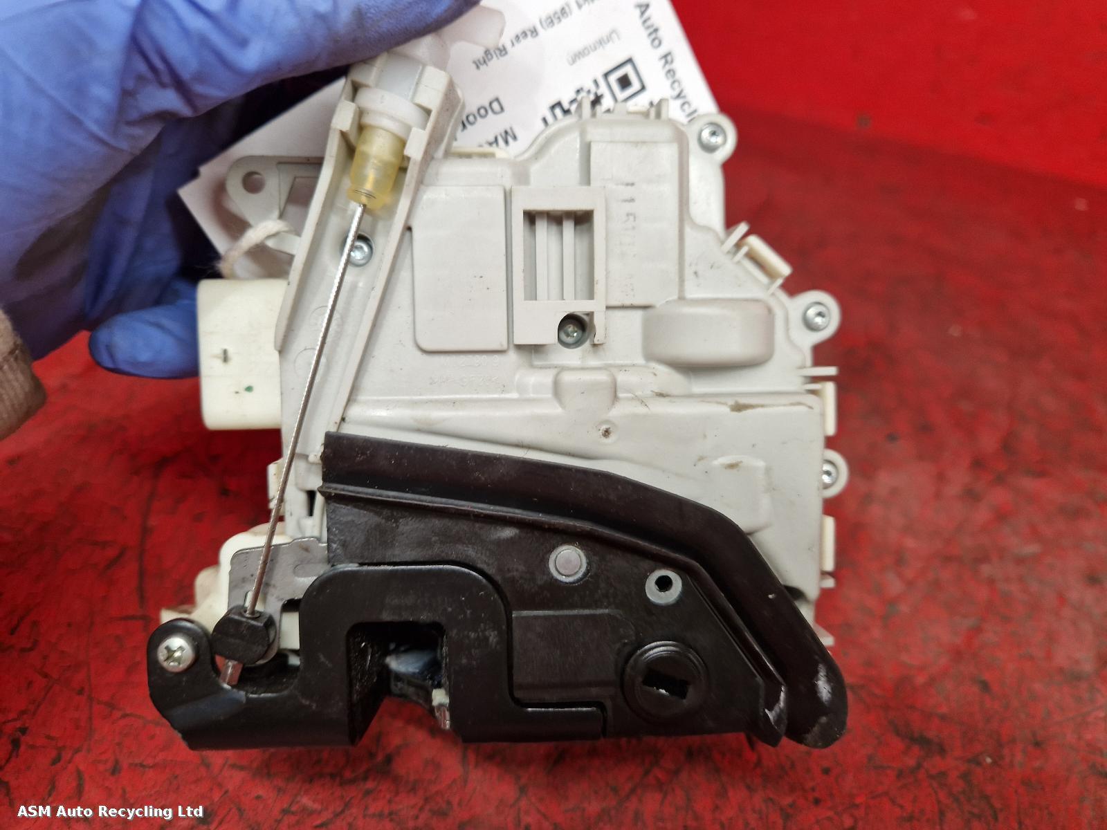 View Auto part Door Lock Assembly Porsche Macan 2018