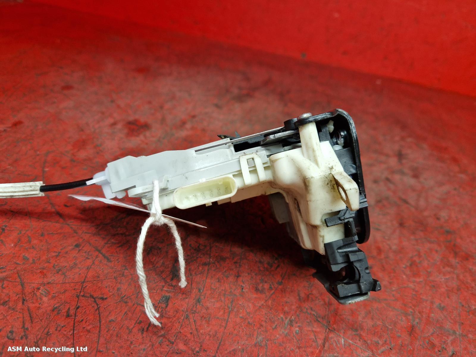 View Auto part Door Lock Assembly Porsche Macan 2018