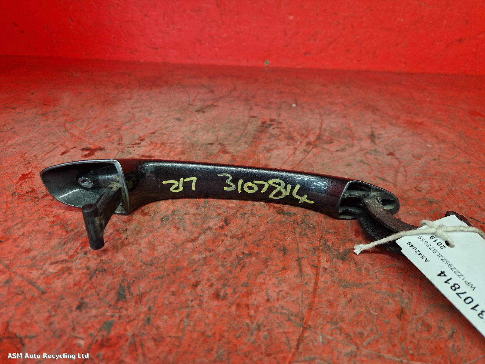 View Auto part Door Handle Porsche Macan 2018