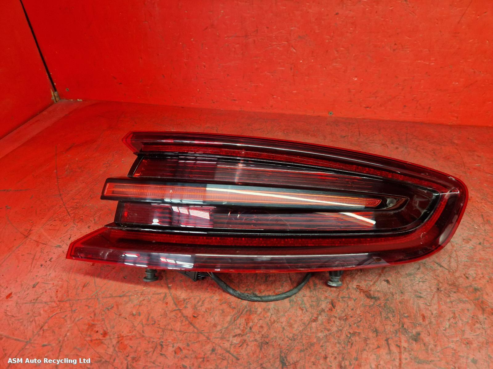 View Auto part R Taillight Porsche Macan 2018