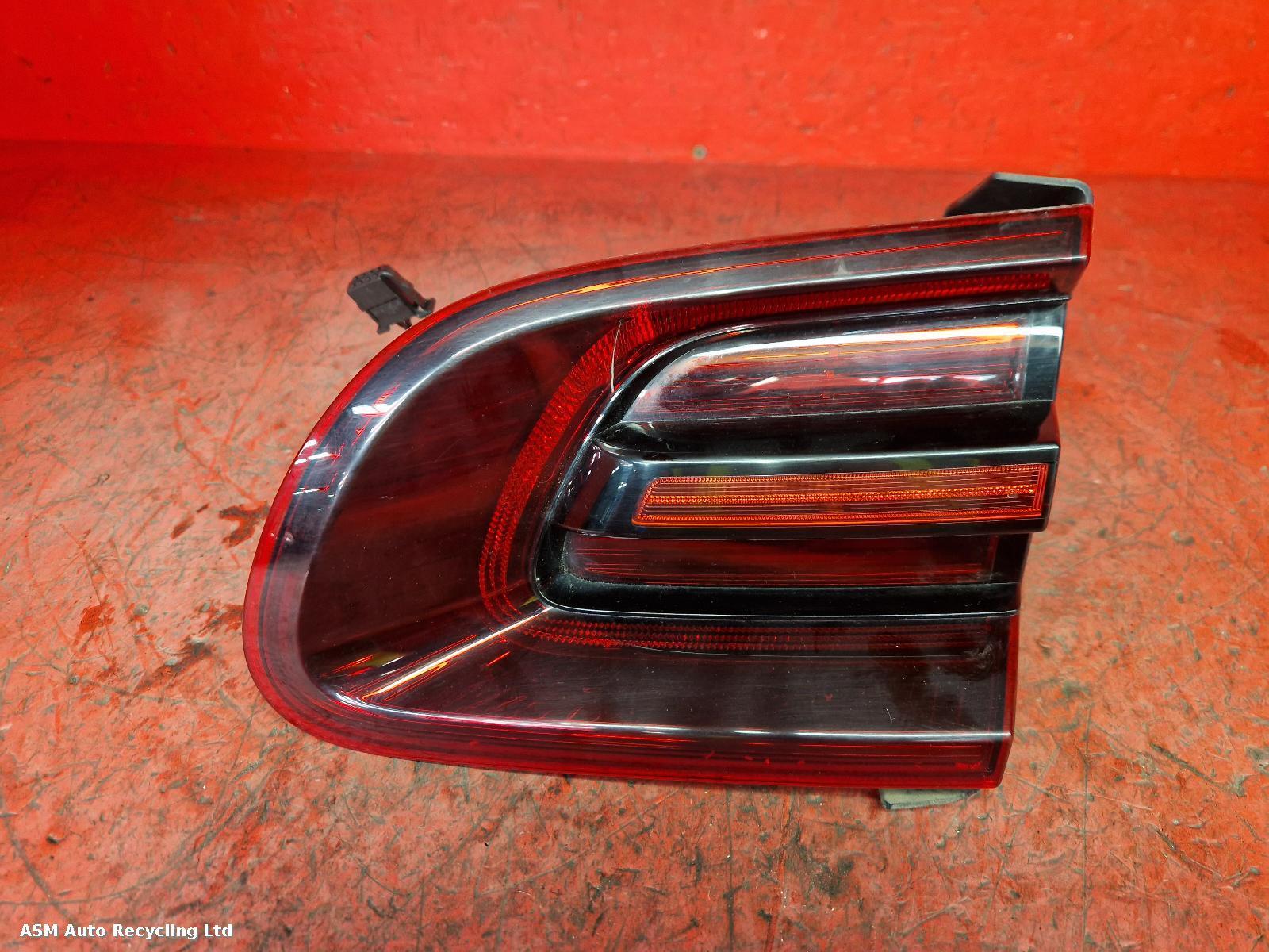 View Auto part R Taillight Porsche Macan 2018