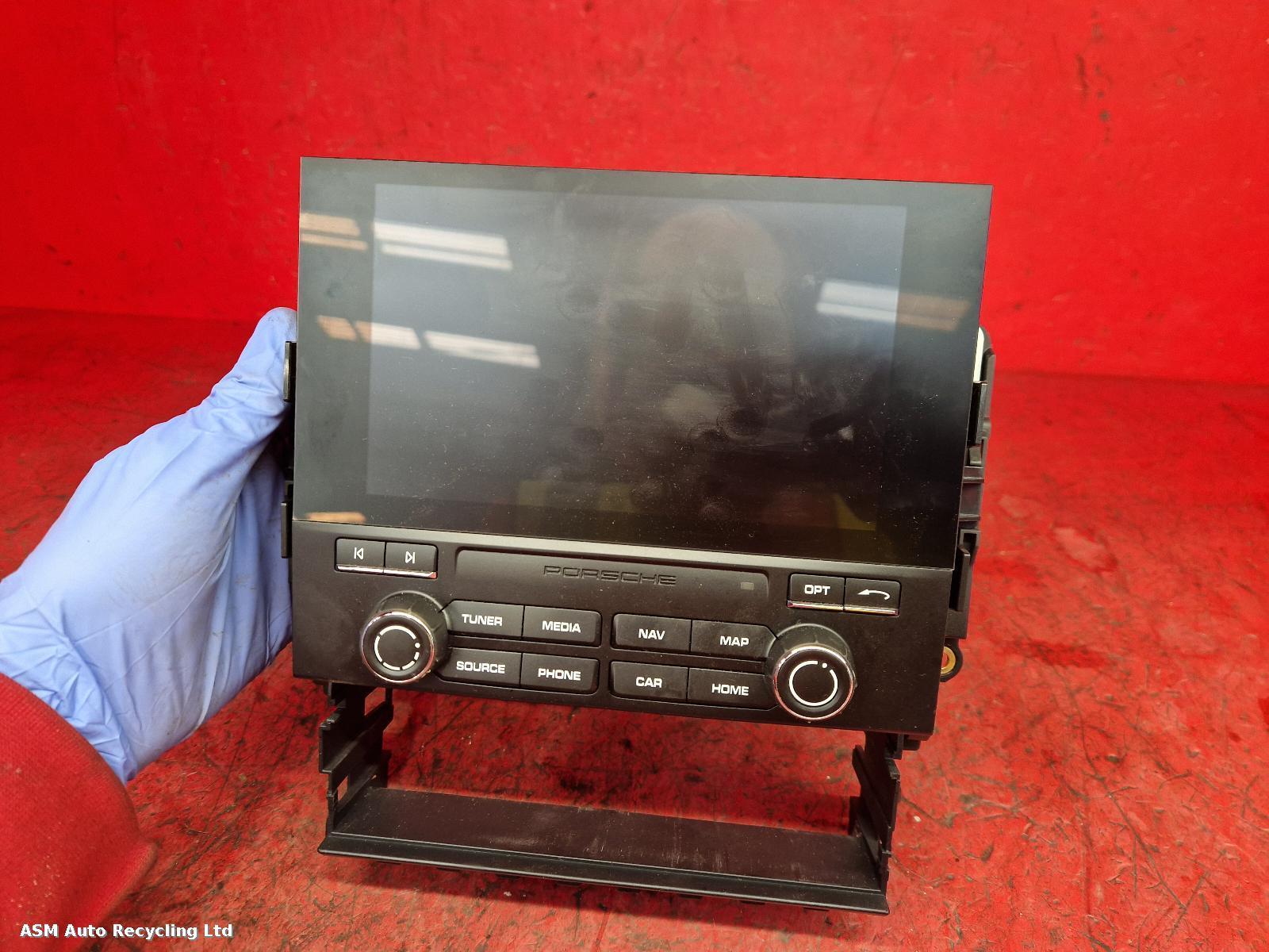 View Auto part Radio Display Porsche Macan 2018