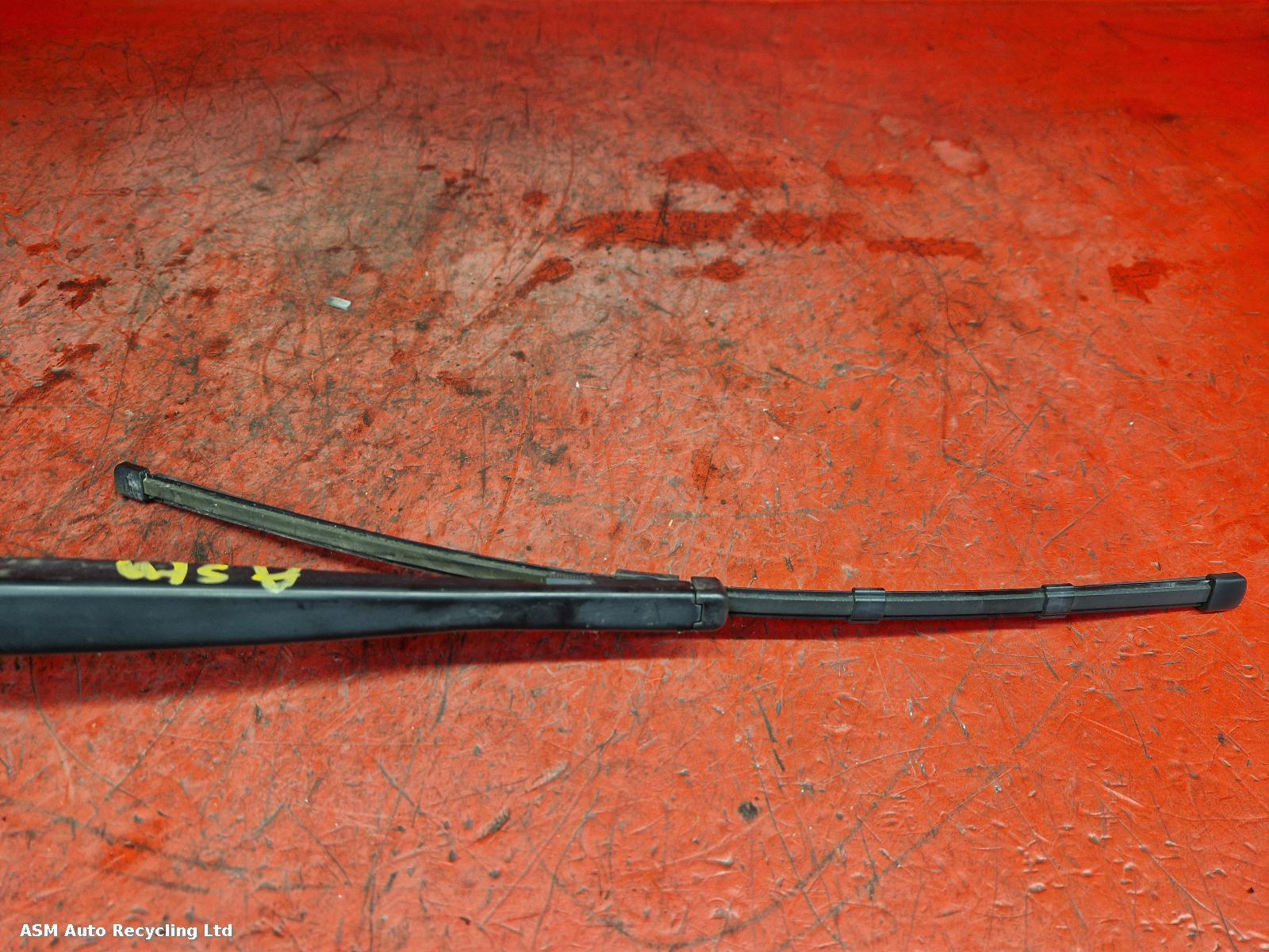 View Auto part Wiper Arm Porsche Macan 2018