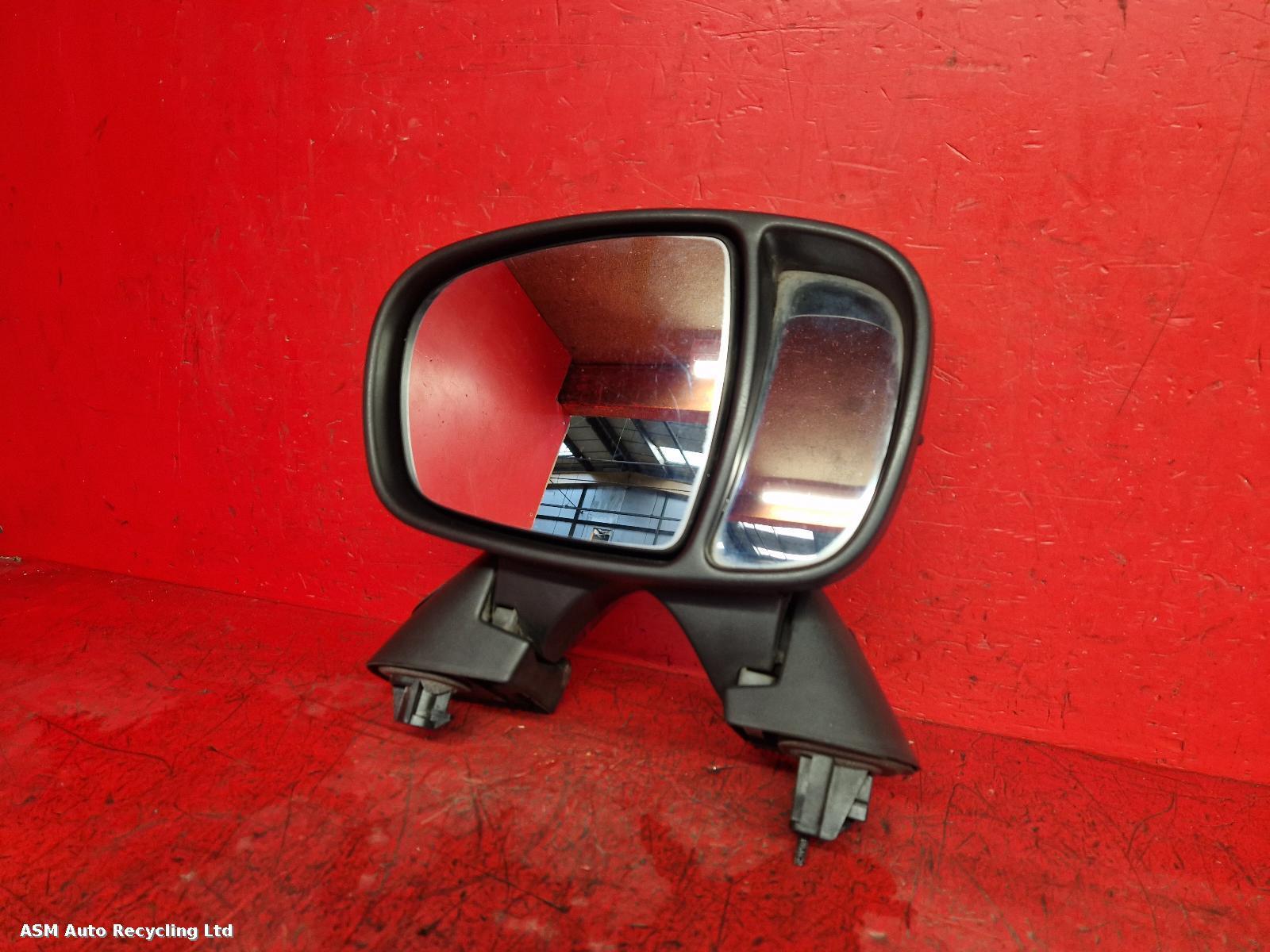 View Auto part R Door Mirror Vauxhall Vivaro 2013