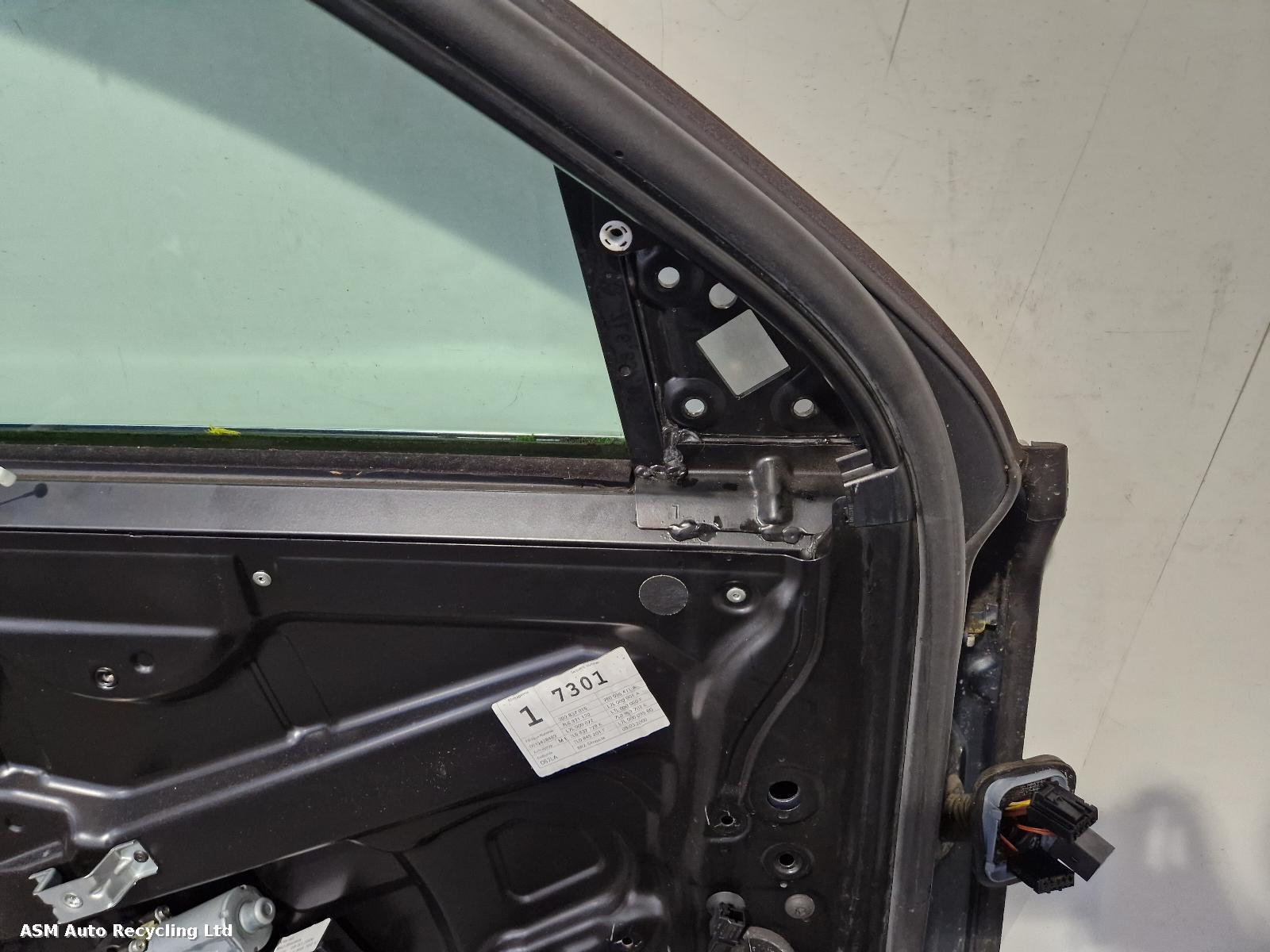 View Auto part L Front Door Volkswagen Touareg 2006
