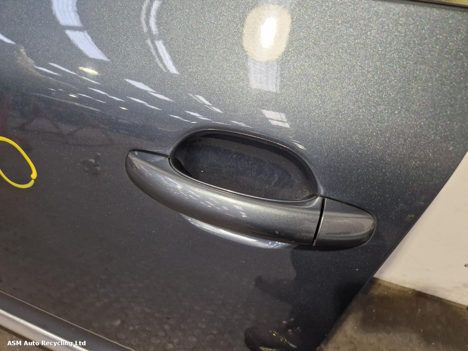 View Auto part L Front Door Volkswagen Touareg 2006
