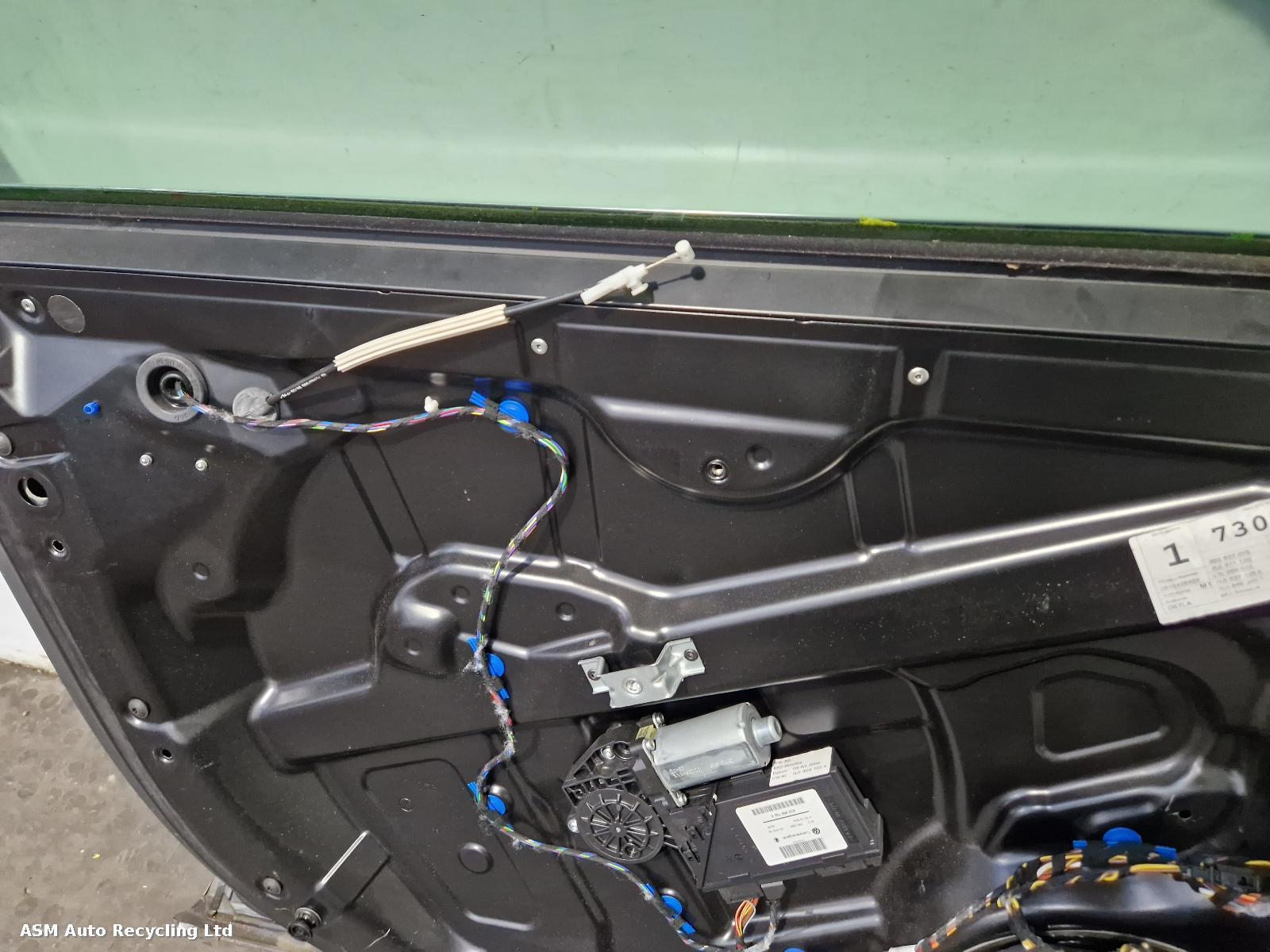 View Auto part L Front Door Volkswagen Touareg 2006