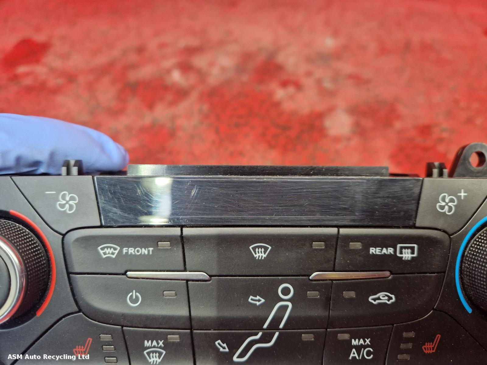 View Auto part Heater/AC Controller Ford Focus 2017