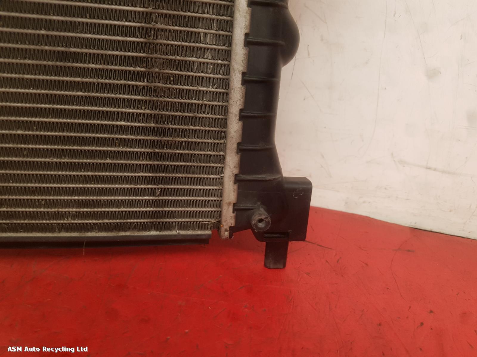 View Auto part Radiator Audi A1 2011
