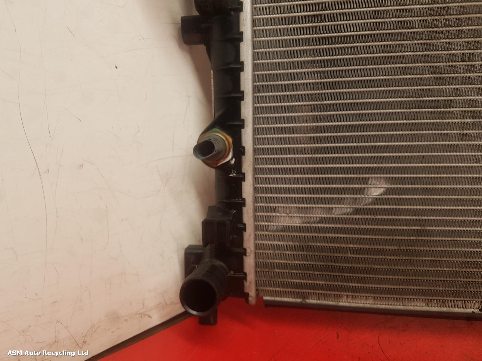 View Auto part Radiator Audi A1 2011