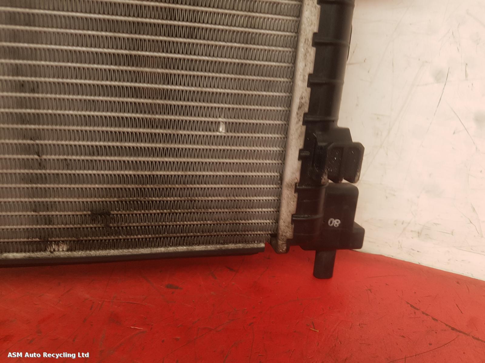 View Auto part Radiator Audi A1 2011