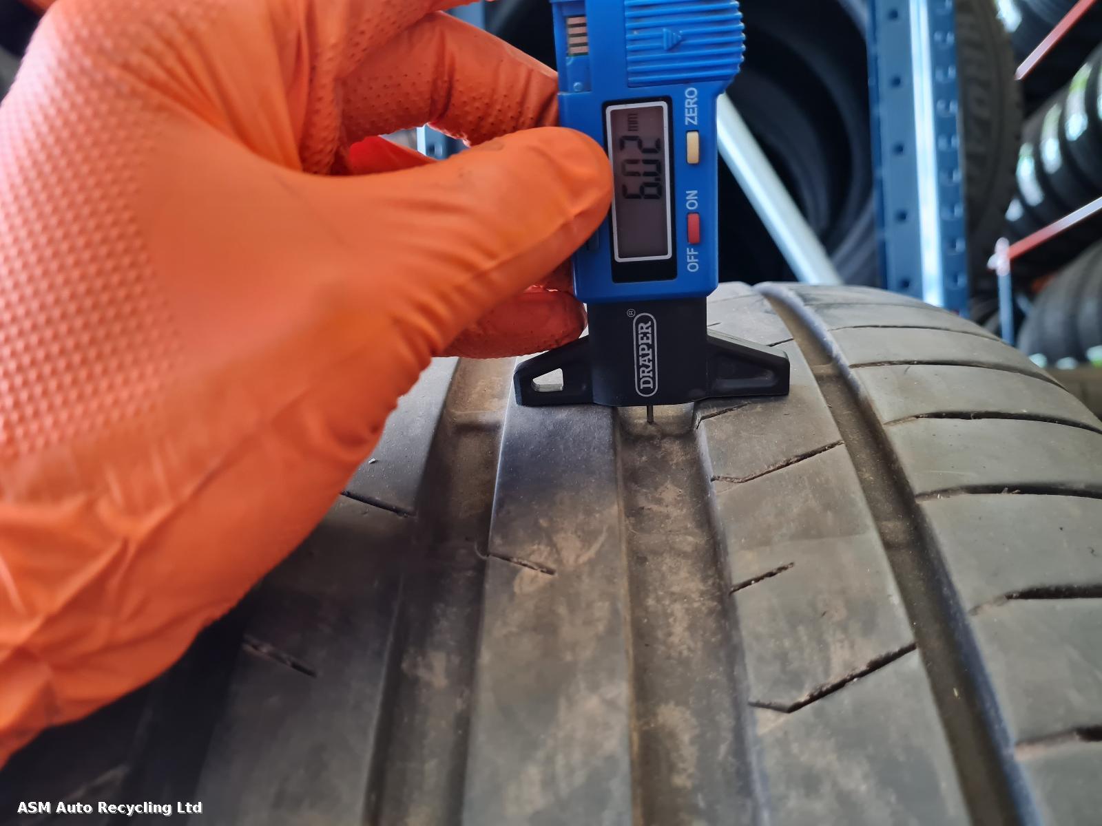 View Auto part 35 Profile Tyre Tyre 18 Inch Branded Tyre 2024