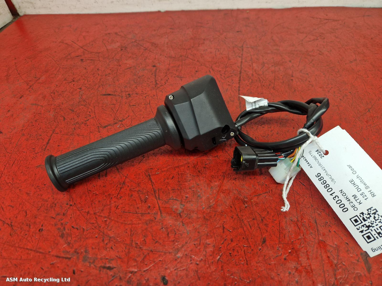 View Auto part RH Switch Gear Ktm 125 Duke 24 2024