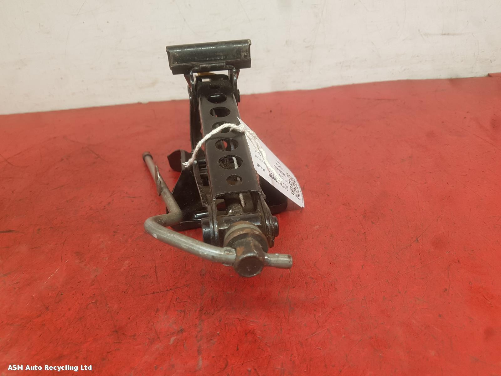 View Auto part Jack Vauxhall Corsa 2011