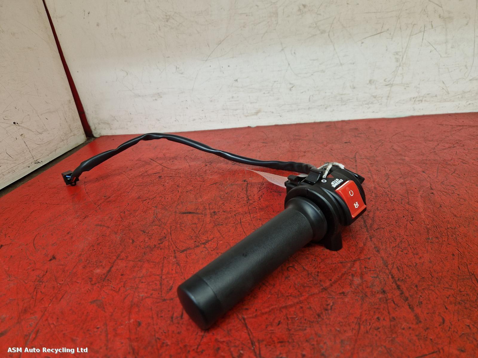 View Auto part RH Switch Gear Lexmoto Michigan Zs 125 2024